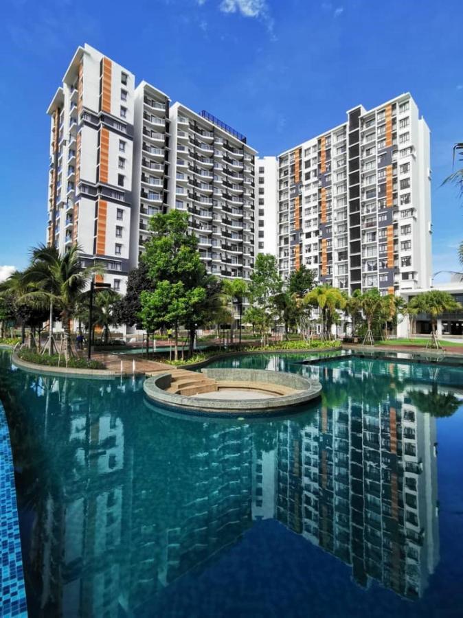 Searenitysuite At Timurbay Seafront Residence, Куантан Экстерьер фото